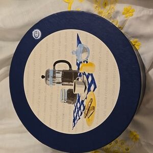 Signature Housewares Inc. " Sidewalk Cafe" set of 6 Hors d'oeuvres plates